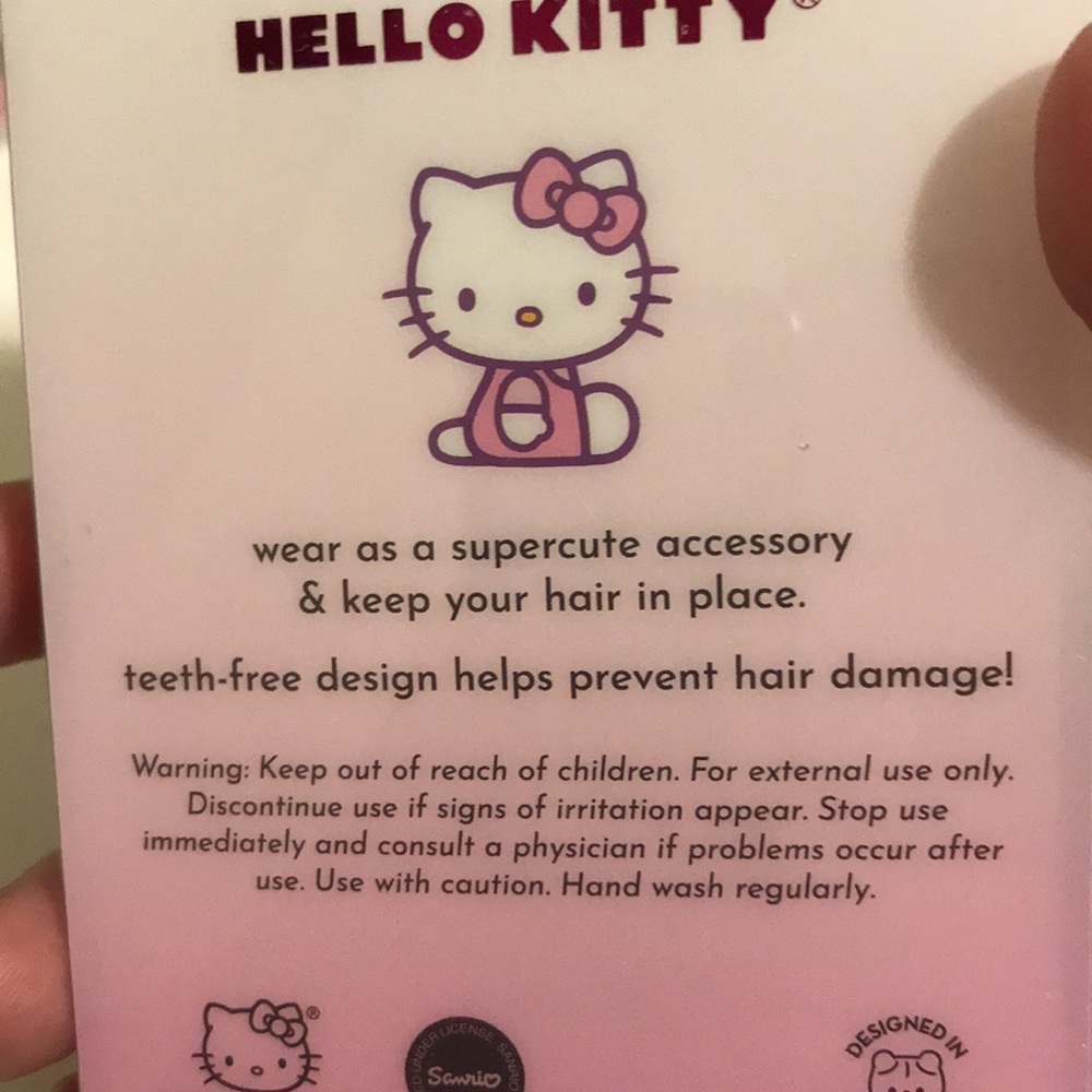 💖 The Creme Shop Hello Kitty Crease Free Hair Clips - Picture 3 of 3